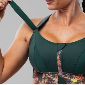 SheFit Ultimate high impact sports bra Green snakeskin- Size 2Luxe XXL 2XL